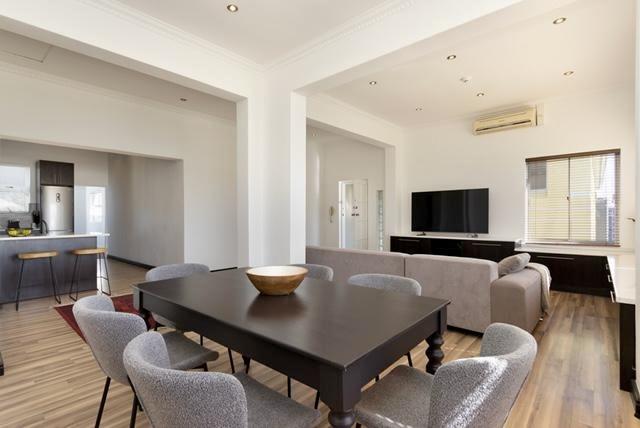 3 Bedroom Property for Sale in Green Point Western Cape